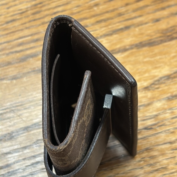 Gucci authentic key case - Picture 9 of 12